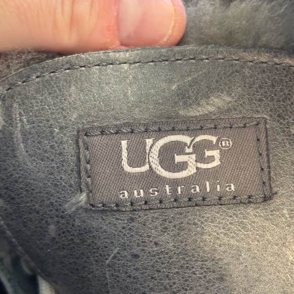 Tall Ugg grey boots (7.5) - Picture 9 of 9
